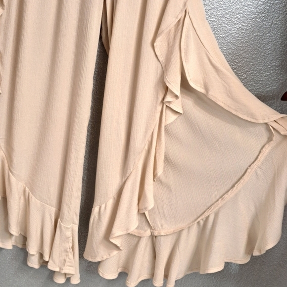 NWT Sound/Style Women's Crop Pants With A Open Ruffle On The Sides  Size M - Picture 6 of 10